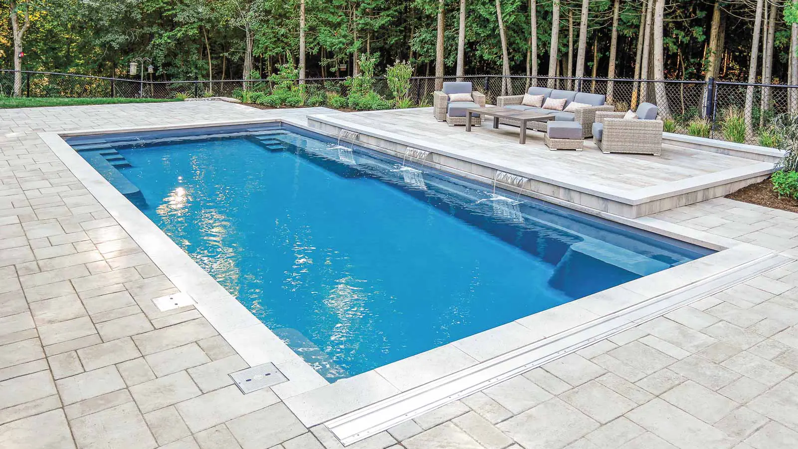 The Supreme™, a fiberglass pool design manufactured by Leisure Pools